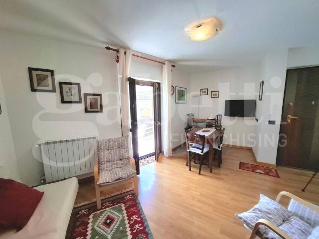 Appartamento in vendita a Rocca di Cambio AQ