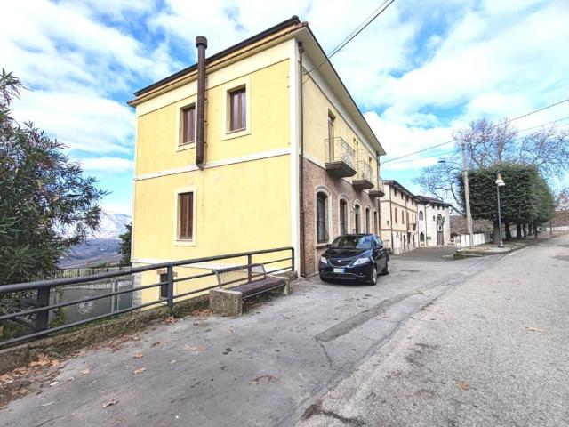 Appartamento in vendita a Roccabascerana AV