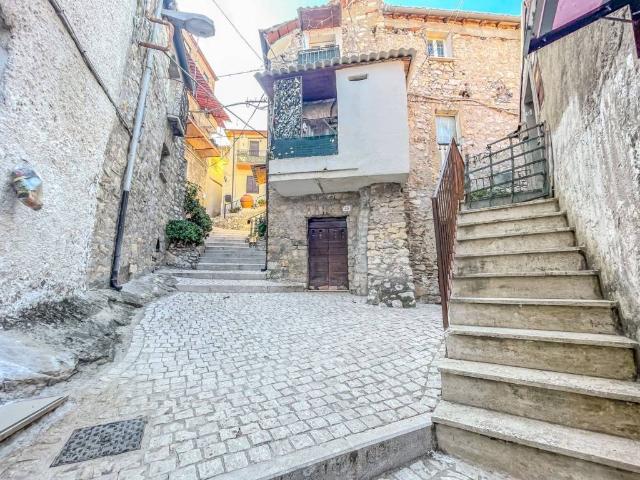 Appartamento in vendita a Roccagorga LT