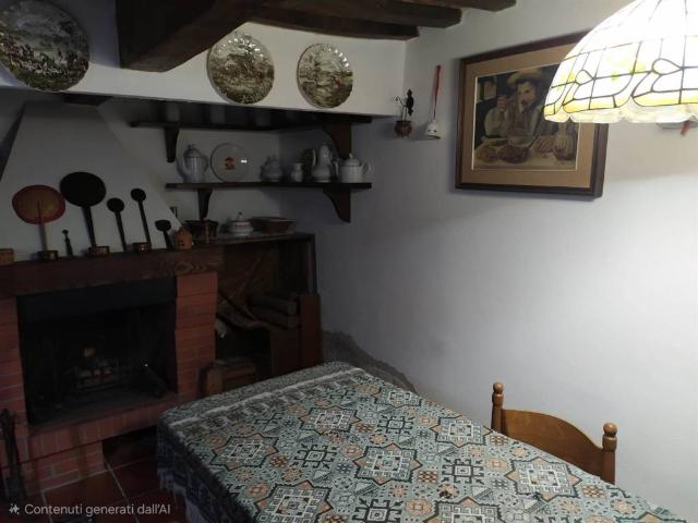 Appartamento in vendita a Roccalbegna GR