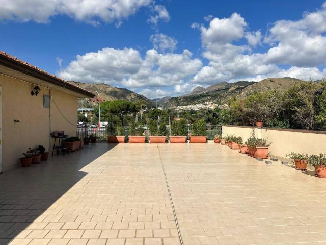 Appartamento in vendita a Roccalumera ME