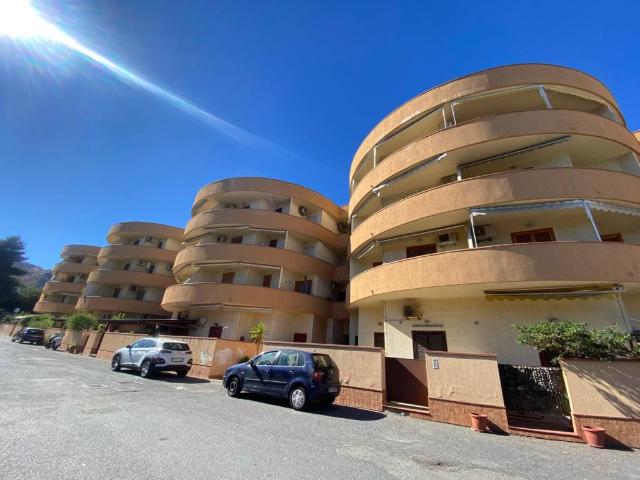 Appartamento in vendita a Roccalumera ME