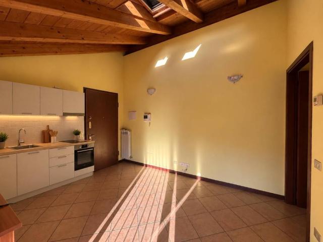 Appartamento in vendita a Robbiate LC