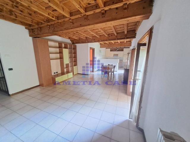 Appartamento in vendita a Robbiate LC