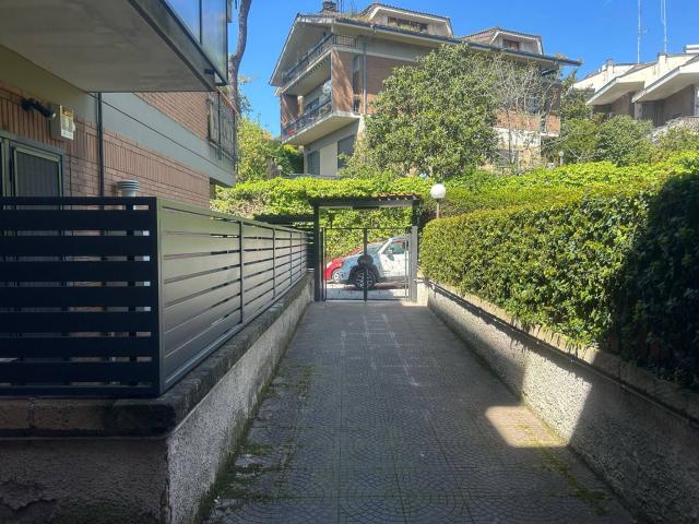 Appartamento in vendita a Roma, Spinaceto