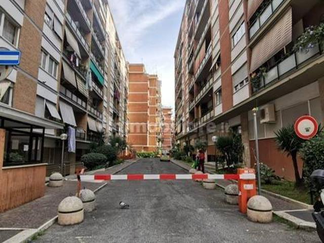 Appartamento in vendita a Roma RM
