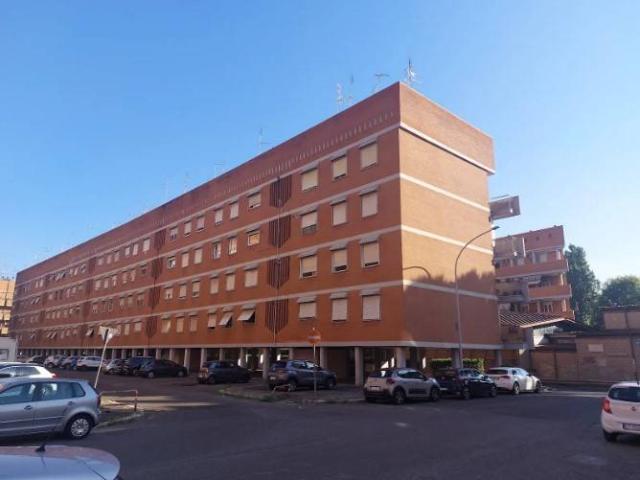 Appartamento in vendita a Roma RM