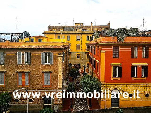Appartamento in vendita a Roma RM