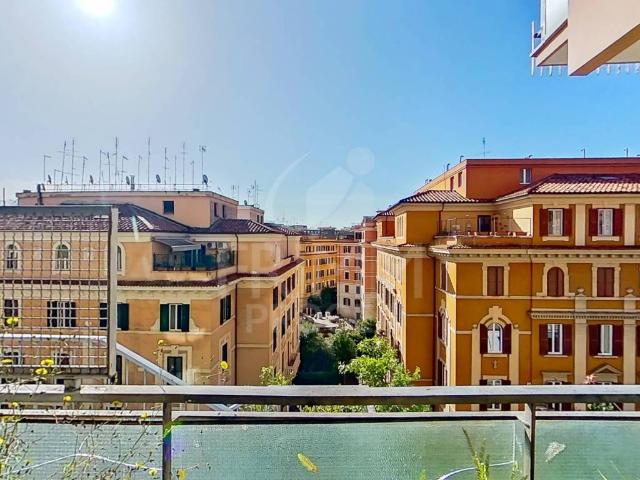 Appartamento in vendita a Roma RM