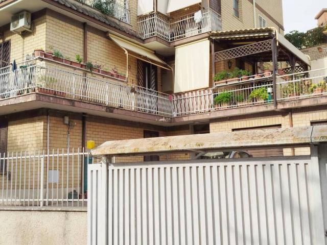 Appartamento in vendita a Roma RM