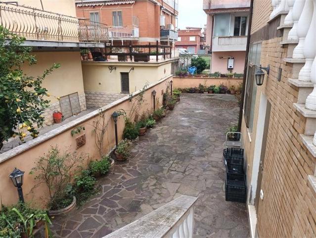 Appartamento in vendita a Roma RM