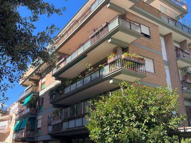 Appartamento in vendita a Roma RM
