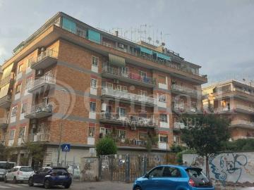 Appartamento in vendita a Roma RM