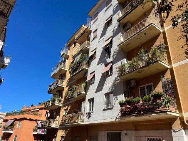 Appartamento in vendita a Roma RM