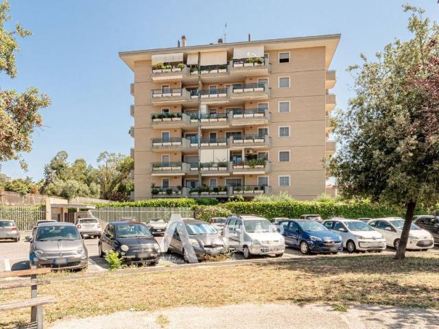 Appartamento in vendita a Roma RM