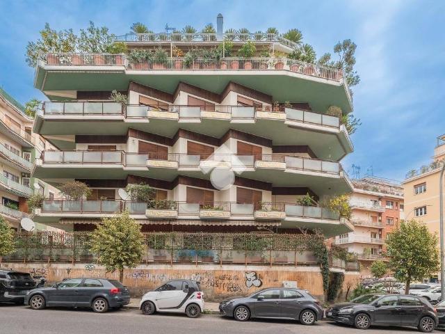 Appartamento in vendita a Roma RM