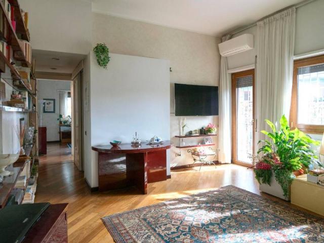 Appartamento in vendita a Roma RM