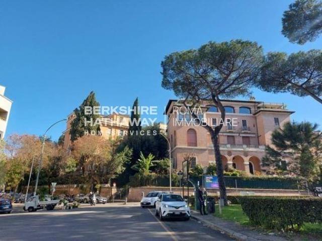 Appartamento in vendita a Roma RM