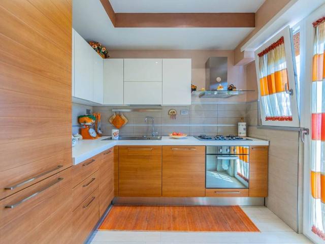 Appartamento in vendita a Roma RM