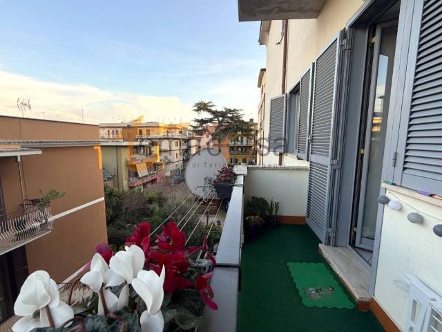 Appartamento in vendita a Roma RM