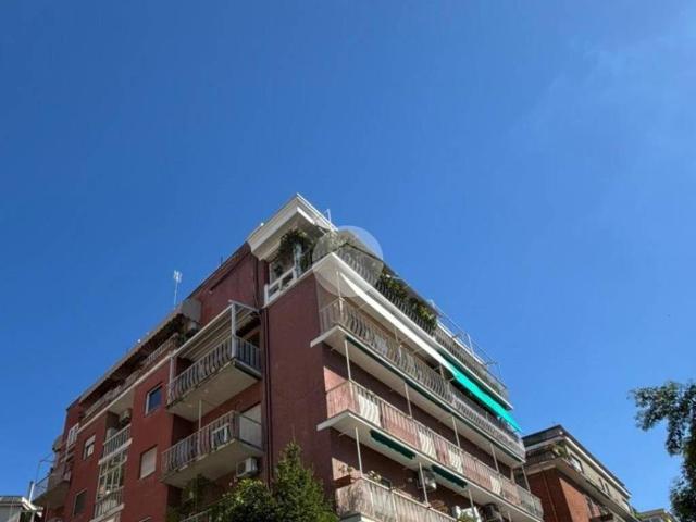 Appartamento in vendita a Roma RM