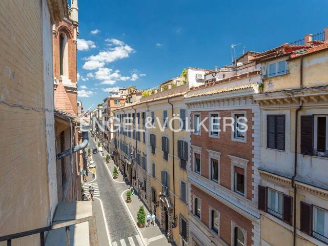 Appartamento in vendita a Roma RM