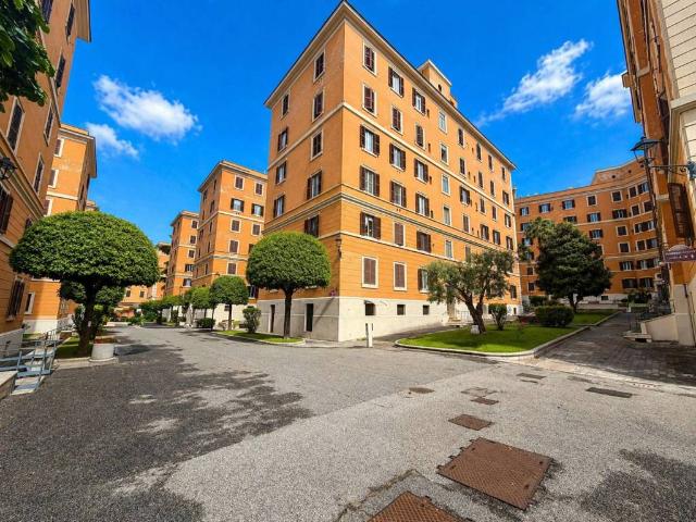 Appartamento in vendita a Roma RM