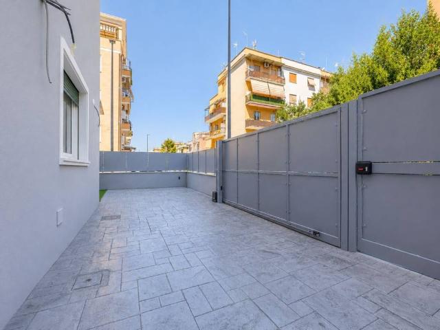 Appartamento in vendita a Roma RM