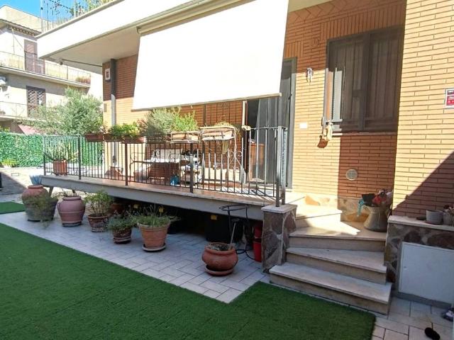 Appartamento in vendita a Roma RM