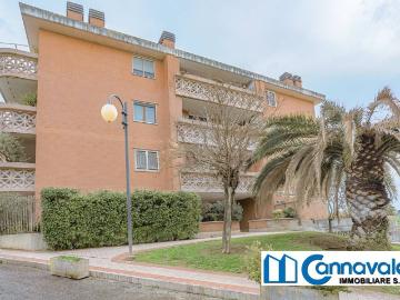 Appartamento in vendita a Roma RM