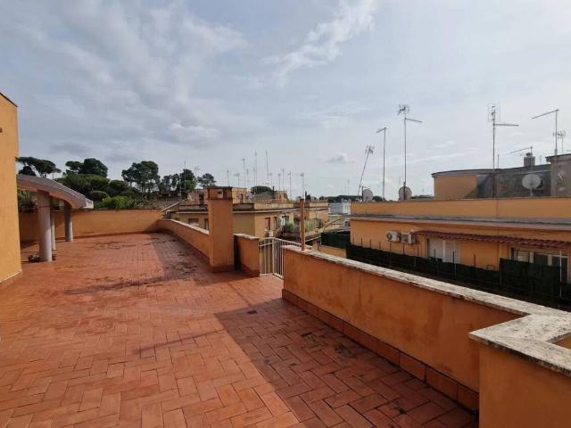 Appartamento in vendita a Roma RM