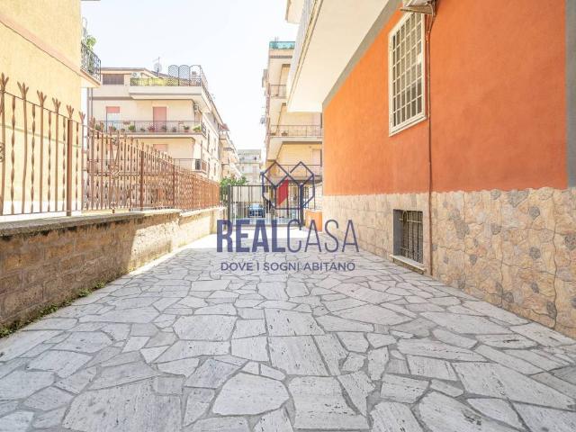 Appartamento in vendita a Roma RM