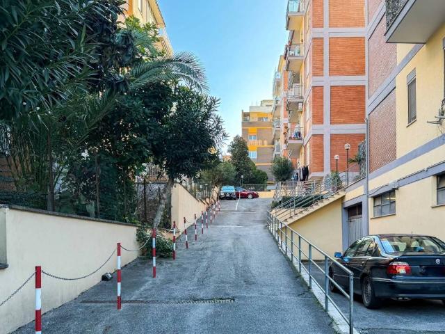 Appartamento in vendita a Roma RM