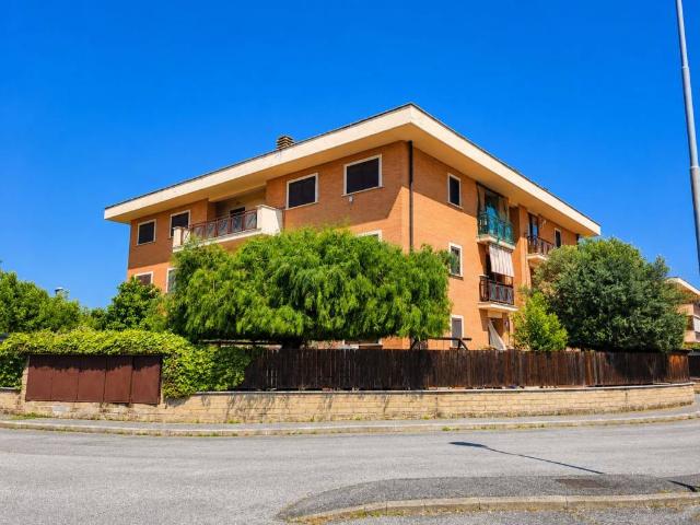 Appartamento in vendita a Roma RM