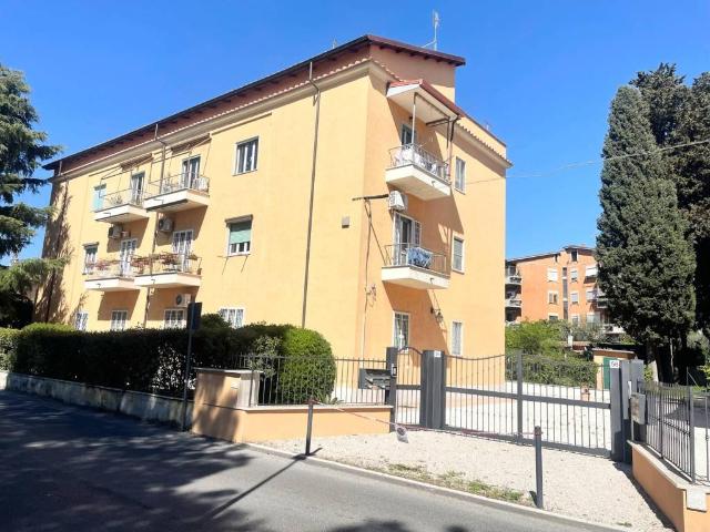 Appartamento in vendita a Roma RM