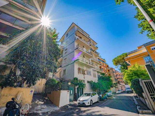 Appartamento in vendita a Roma RM