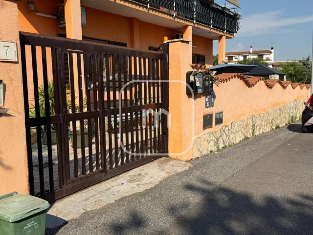 Appartamento in vendita a Roma RM