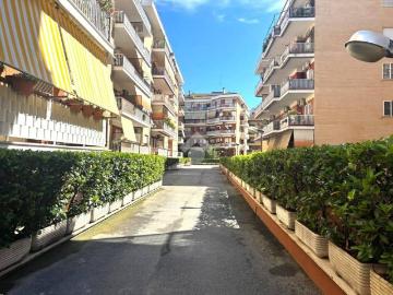 Appartamento in vendita a Roma RM