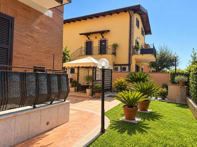 Appartamento in vendita a Roma RM