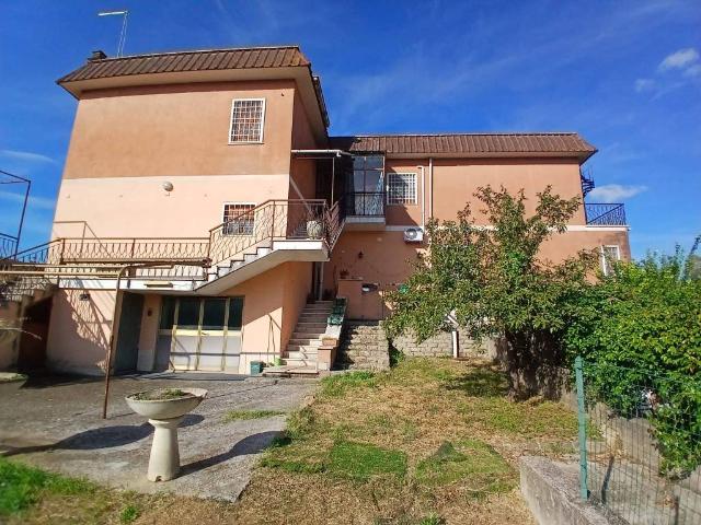 Appartamento in vendita a Roma RM