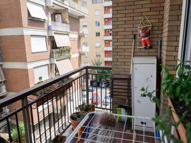 Appartamento in vendita a Roma RM