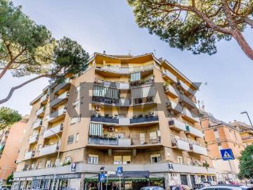 Appartamento in vendita a Roma RM