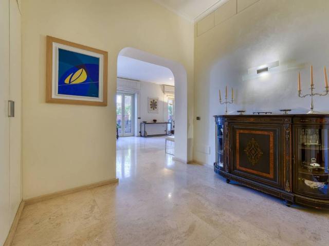 Appartamento in vendita a Roma RM