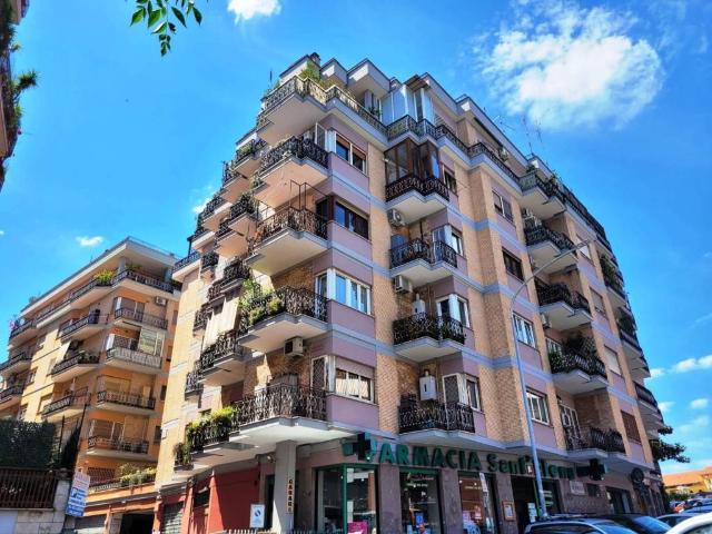 Appartamento in vendita a Roma RM