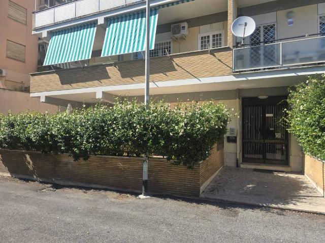 Appartamento in vendita a Roma RM