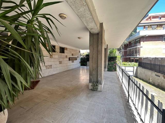 Appartamento in vendita a Roma RM