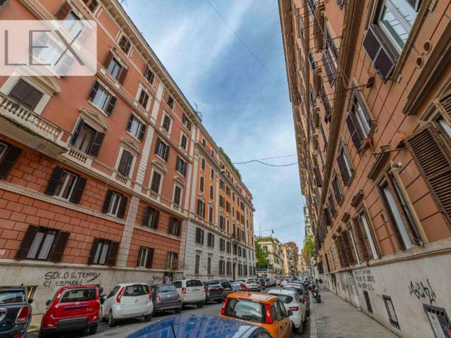 Appartamento in vendita a Roma RM