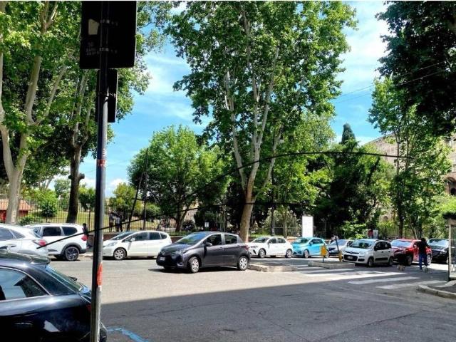 Appartamento in vendita a Roma RM
