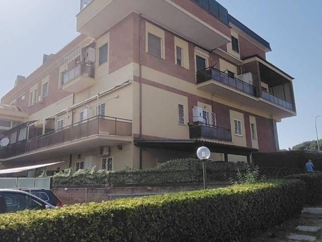 Appartamento in vendita a Roma RM