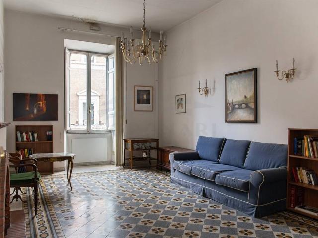 Appartamento in vendita a Roma RM